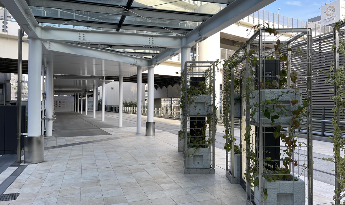 首都高の高架下 Pathway to Construction of The Yokohama Front Tower of Yokohama Station, November 2021